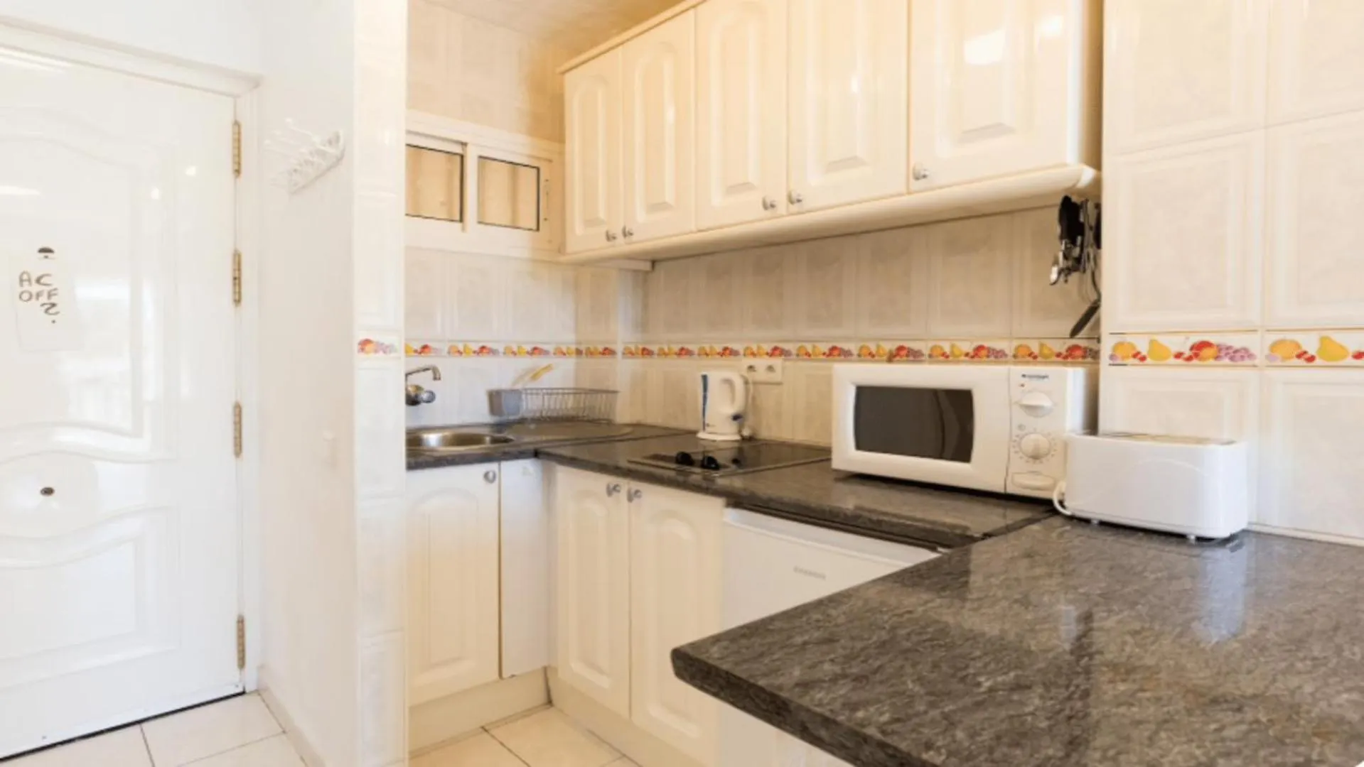 797 Holiday Rentals- Luminoso Estudio En Arroyo De La Miel Benalmádena